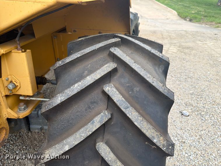 image for item DQ7877 2000 Vermeer V8550A trencher