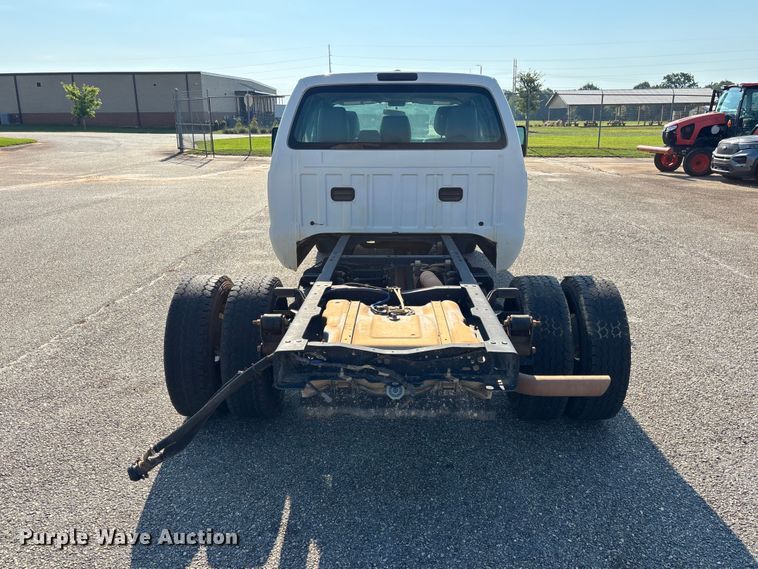 image for item DU6343 2015 Ford F350 Super Duty pickup truck cab and chassis
