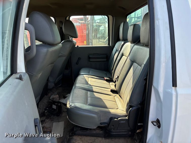 image for item DU6343 2015 Ford F350 Super Duty pickup truck cab and chassis