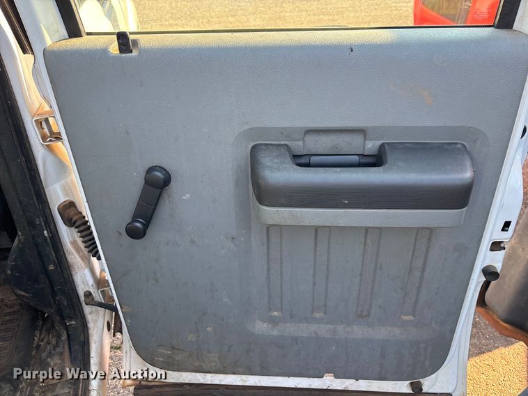 image for item DU6343 2015 Ford F350 Super Duty pickup truck cab and chassis