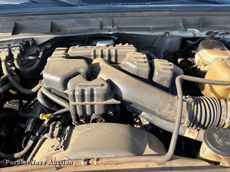 image for item DU6343 2015 Ford F350 Super Duty pickup truck cab and chassis
