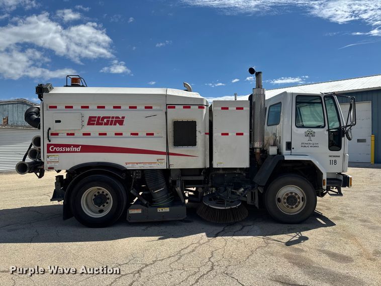 image for item DV2043 2005 Sterling SC8000 street sweeper truck
