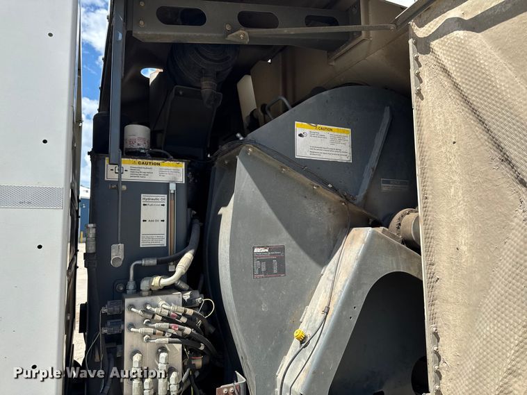 image for item DV2043 2005 Sterling SC8000 street sweeper truck