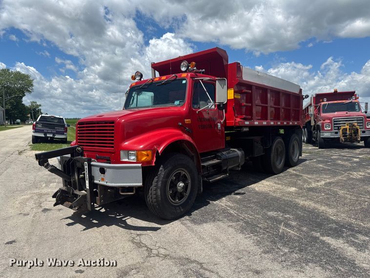 image for item DV2045 1994 International 4900 dump truck