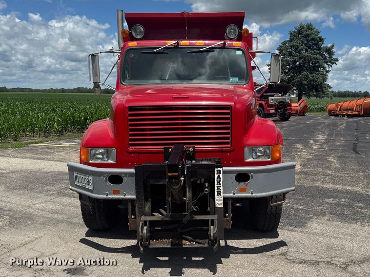 image for item DV2045 1994 International 4900 dump truck