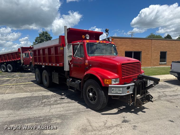 image for item DV2045 1994 International 4900 dump truck