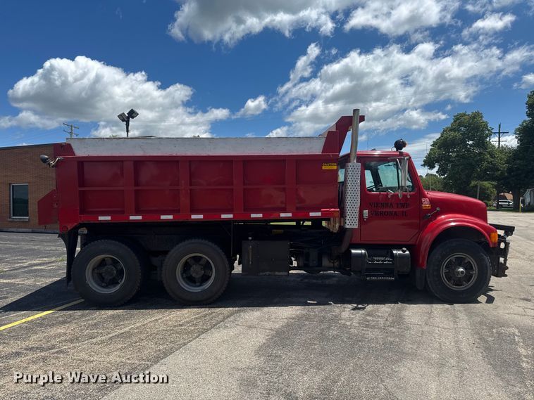 image for item DV2045 1994 International 4900 dump truck