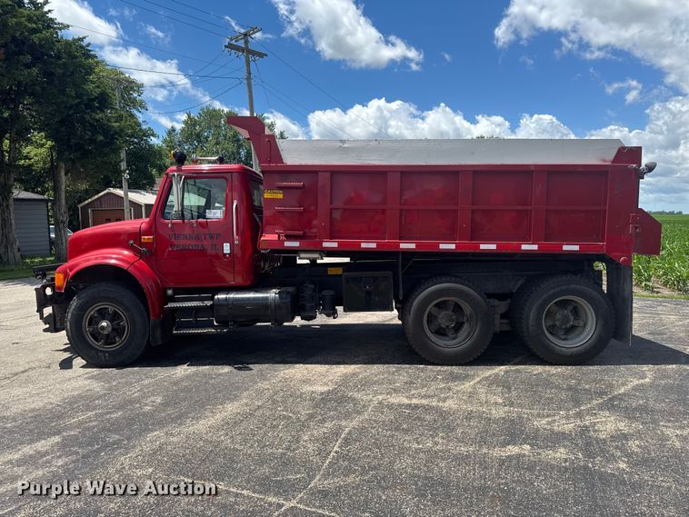 image for item DV2045 1994 International 4900 dump truck