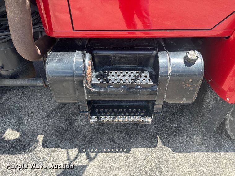 image for item DV2045 1994 International 4900 dump truck
