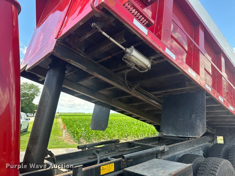 image for item DV2045 1994 International 4900 dump truck