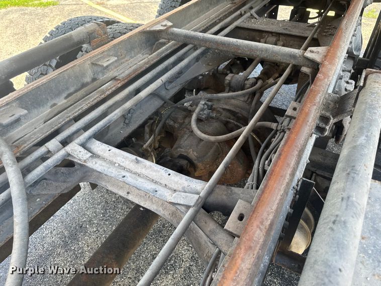 image for item DV2045 1994 International 4900 dump truck