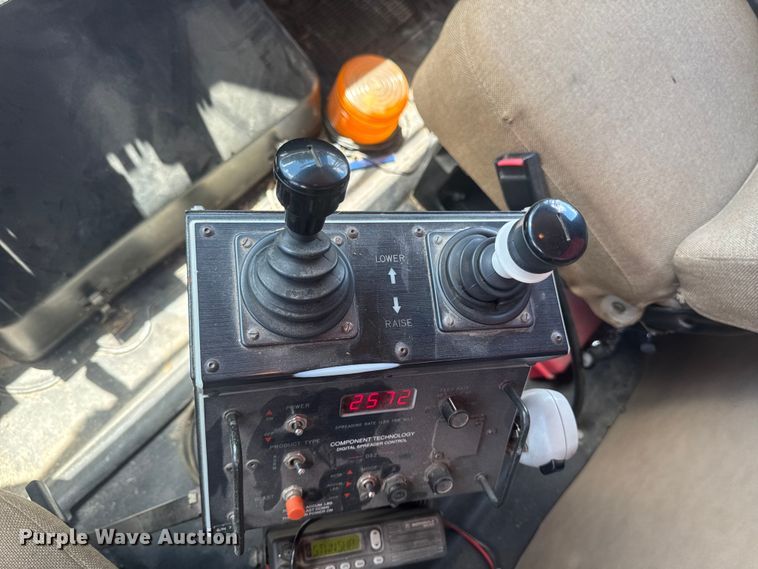 image for item DV2045 1994 International 4900 dump truck