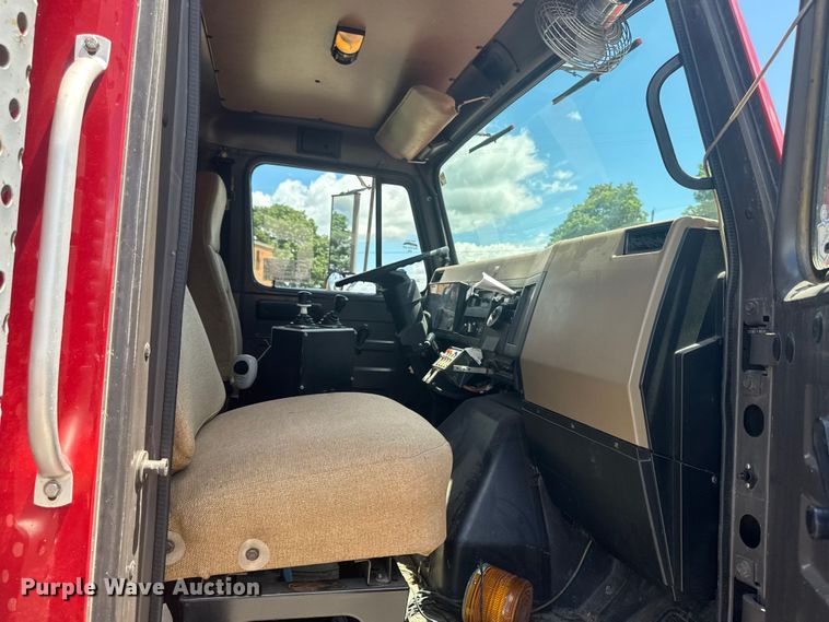 image for item DV2045 1994 International 4900 dump truck