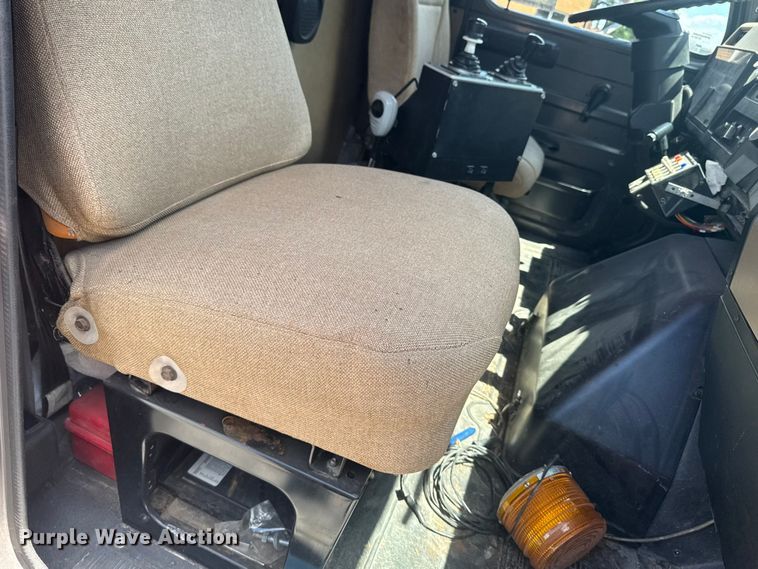 image for item DV2045 1994 International 4900 dump truck