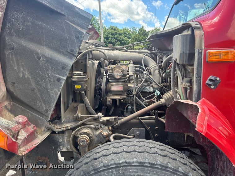 image for item DV2045 1994 International 4900 dump truck
