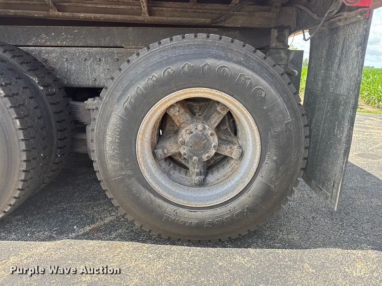 image for item DV2045 1994 International 4900 dump truck