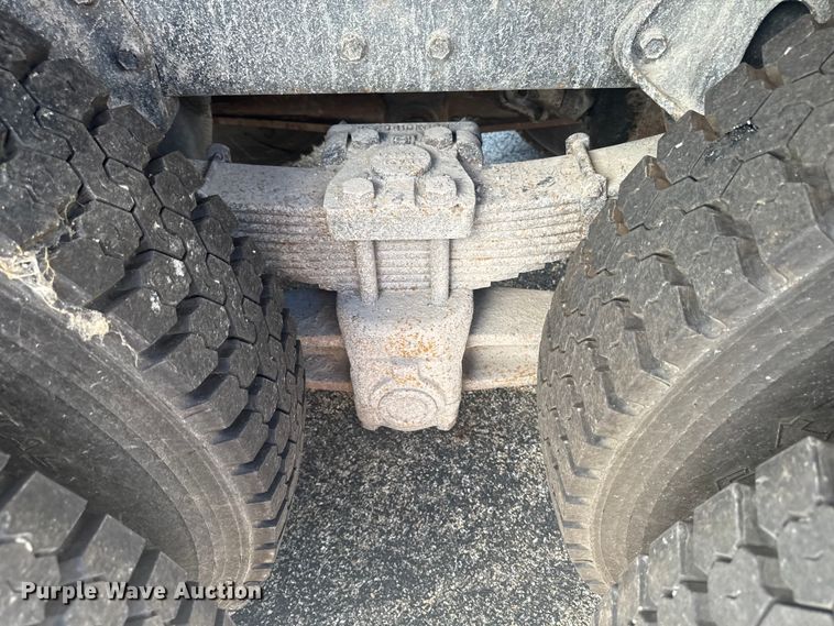 image for item DV2045 1994 International 4900 dump truck