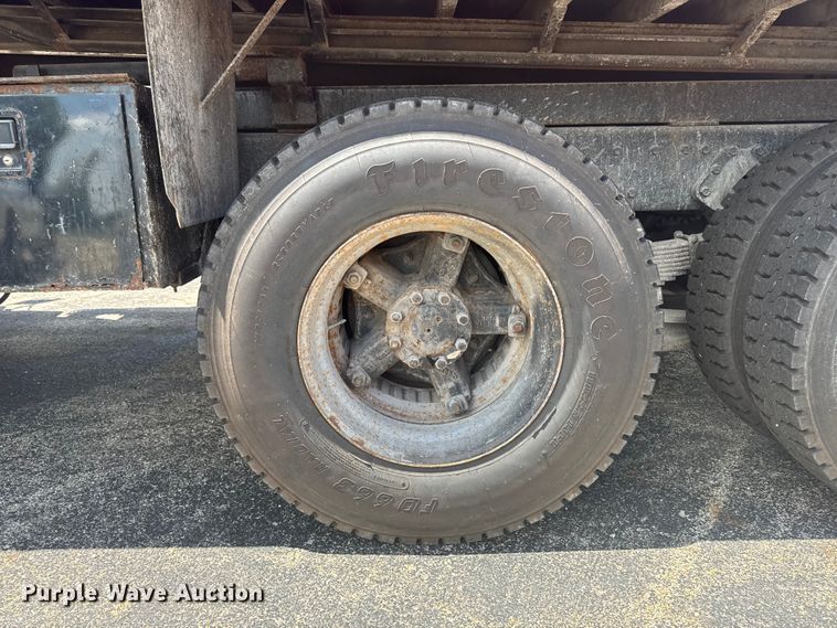 image for item DV2045 1994 International 4900 dump truck
