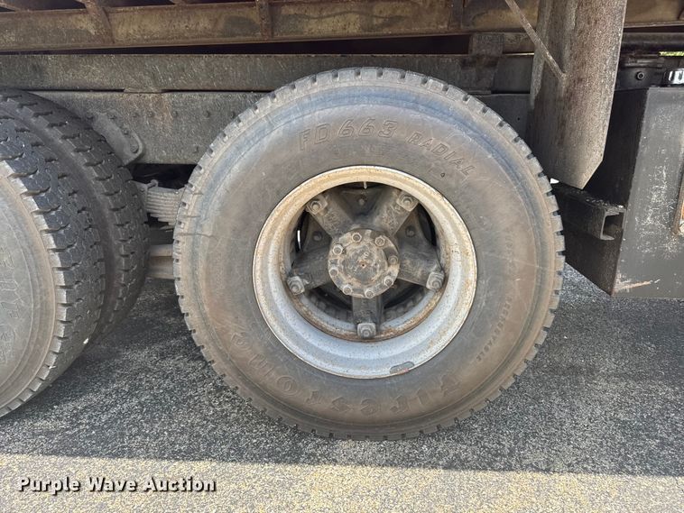 image for item DV2045 1994 International 4900 dump truck