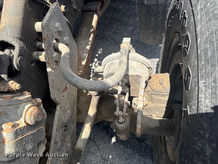 image for item DV2045 1994 International 4900 dump truck