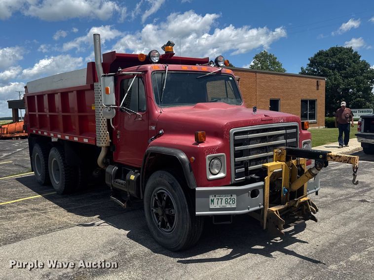 image for item DV2046 1988 International F1954 dump truck