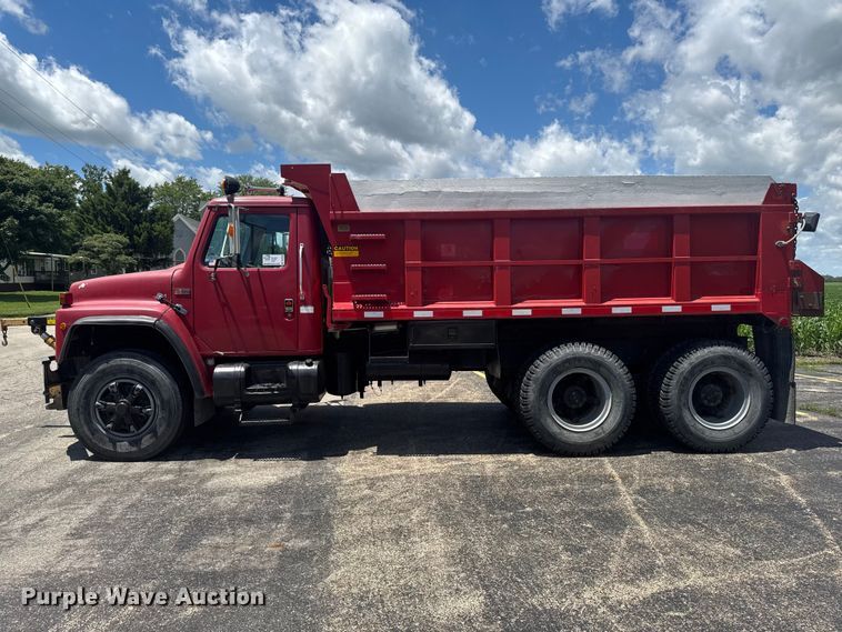 image for item DV2046 1988 International F1954 dump truck