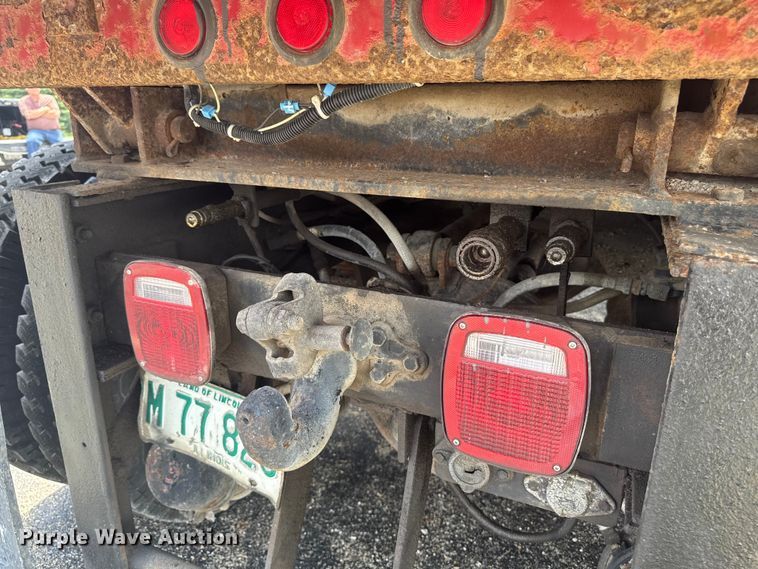 image for item DV2046 1988 International F1954 dump truck