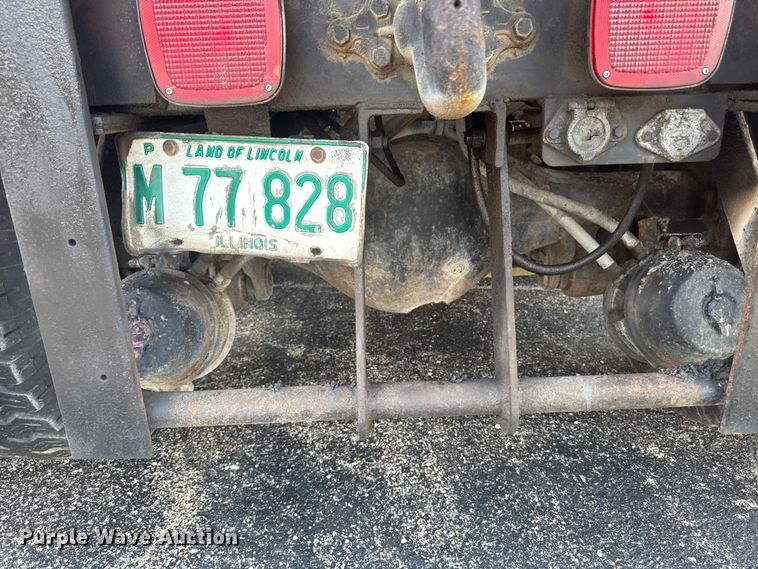 image for item DV2046 1988 International F1954 dump truck