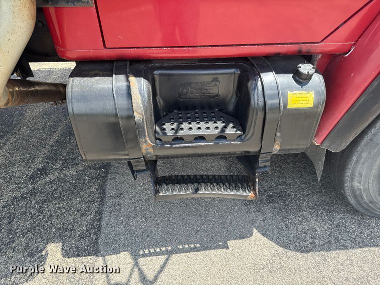 image for item DV2046 1988 International F1954 dump truck
