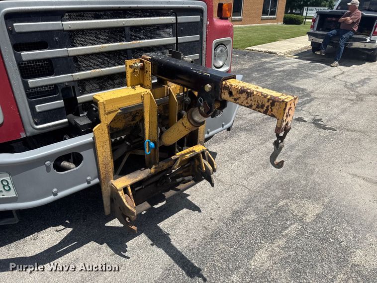 image for item DV2046 1988 International F1954 dump truck