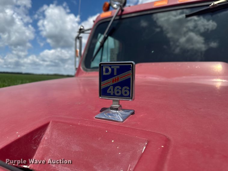 image for item DV2046 1988 International F1954 dump truck