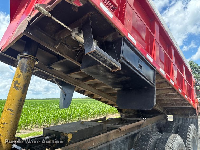 image for item DV2046 1988 International F1954 dump truck