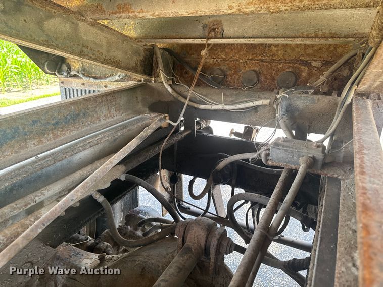 image for item DV2046 1988 International F1954 dump truck