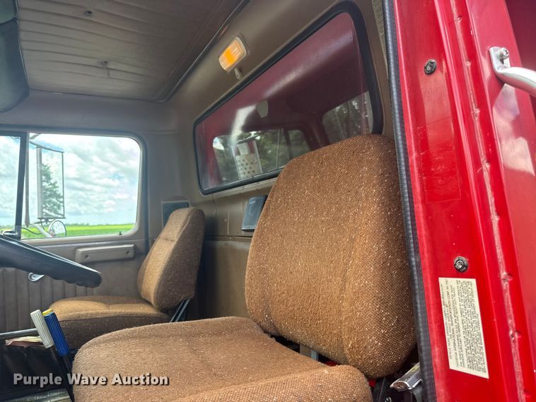 image for item DV2046 1988 International F1954 dump truck