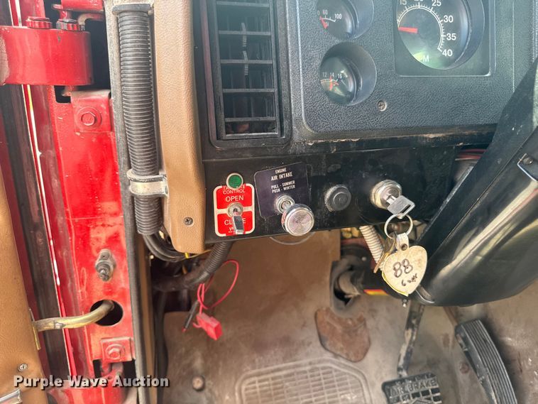 image for item DV2046 1988 International F1954 dump truck