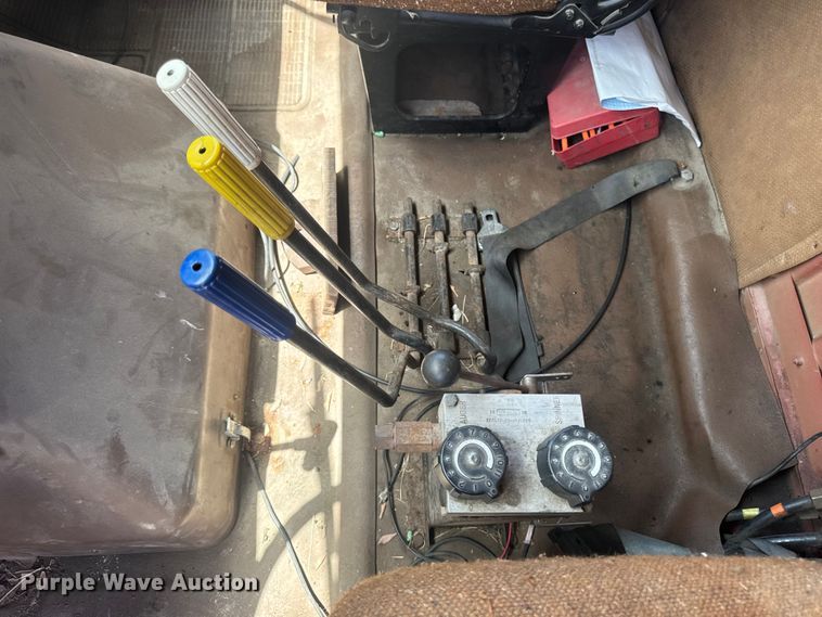 image for item DV2046 1988 International F1954 dump truck