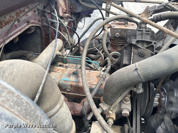 image for item DV2046 1988 International F1954 dump truck