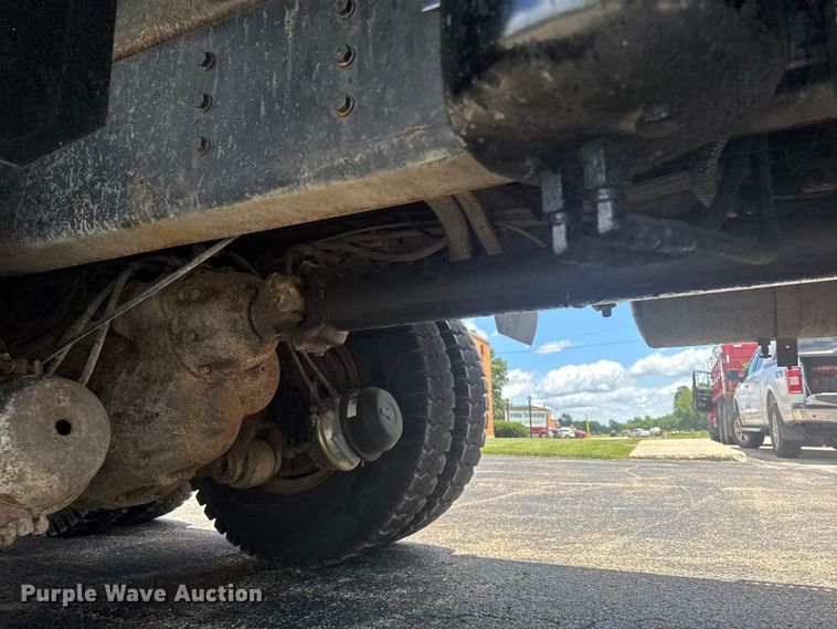 image for item DV2046 1988 International F1954 dump truck