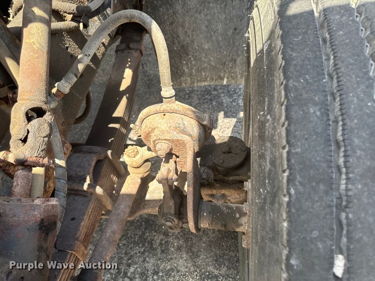 image for item DV2046 1988 International F1954 dump truck
