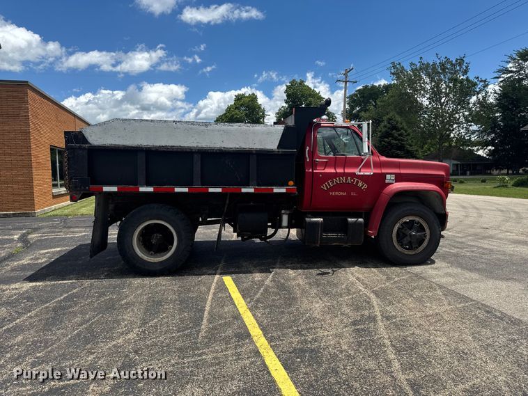 image for item DV2047 1983 Chevrolet C70 dump truck