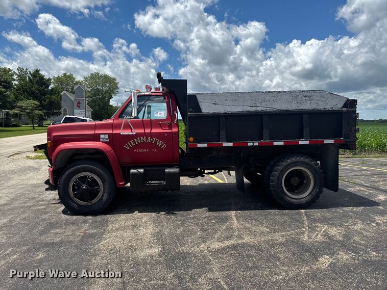image for item DV2047 1983 Chevrolet C70 dump truck