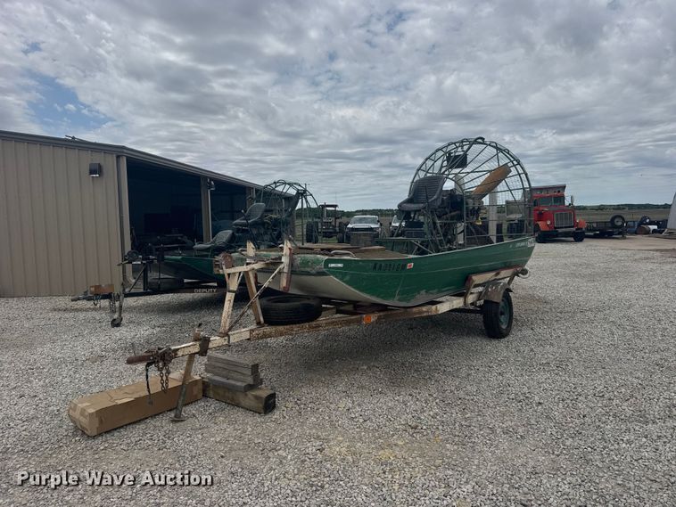 image for item DY2967 Airgator air boat