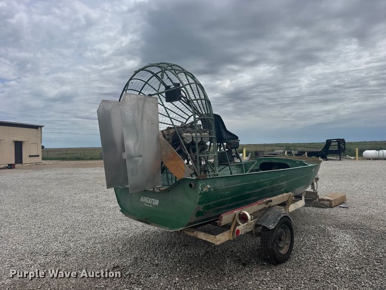 image for item DY2967 Airgator air boat