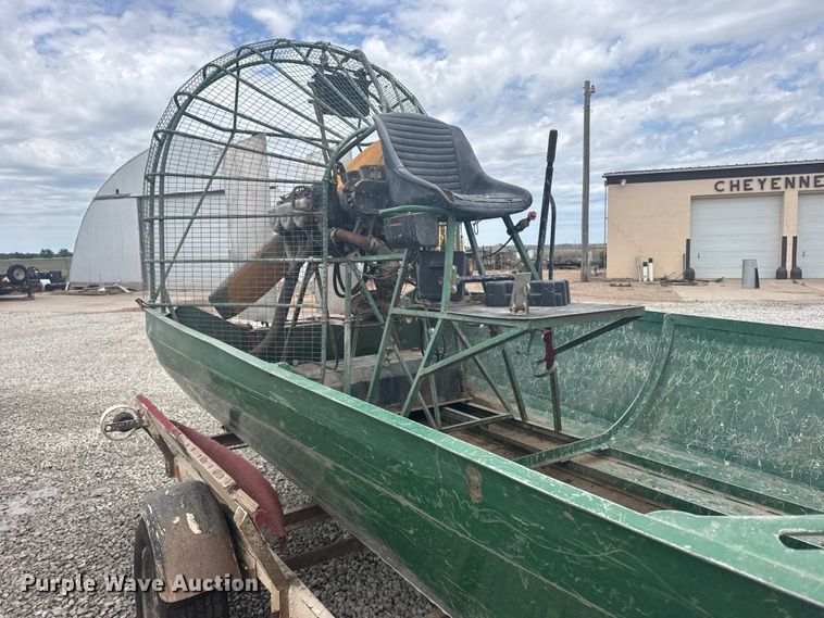 image for item DY2967 Airgator air boat