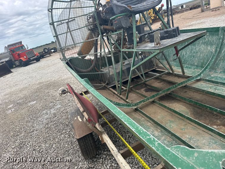 image for item DY2967 Airgator air boat