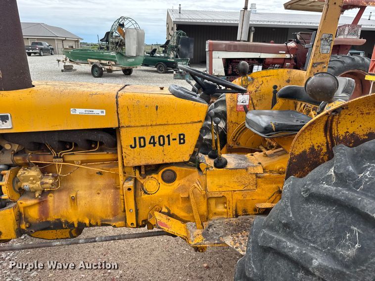 image for item DY2968 John Deere 401-B tractor