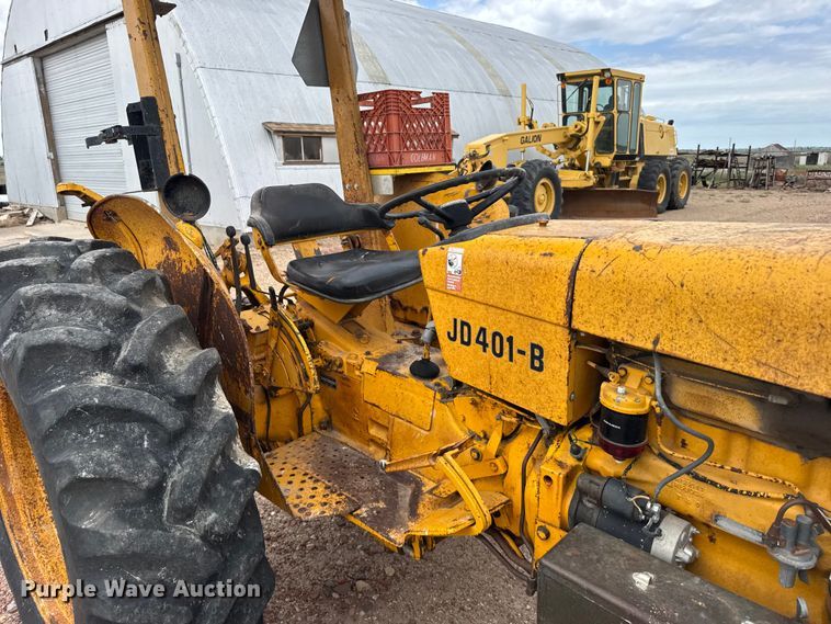 image for item DY2968 John Deere 401-B tractor