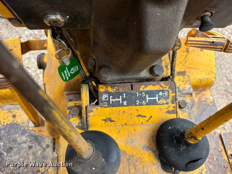 image for item DY2968 John Deere 401-B tractor