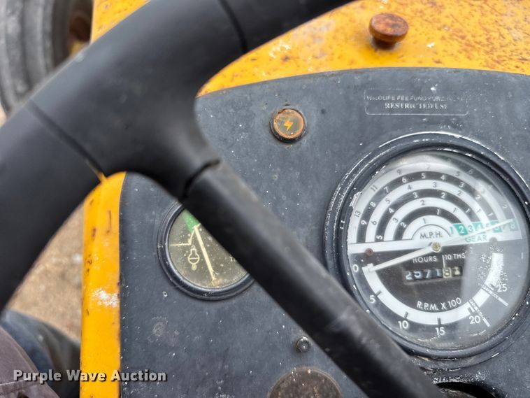 image for item DY2968 John Deere 401-B tractor