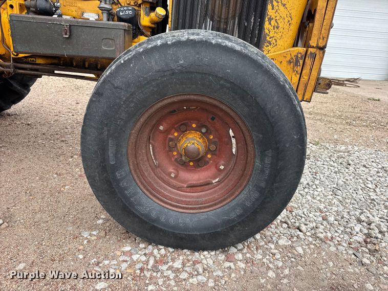 image for item DY2968 John Deere 401-B tractor